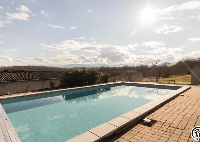 Le Du Besson بيت للعطل *