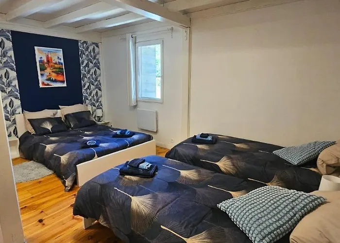 Le Du Besson بيت للعطل Cassagne