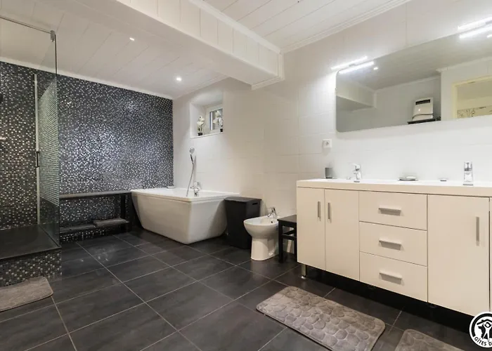 Le Du Besson بيت للعطل Cassagne